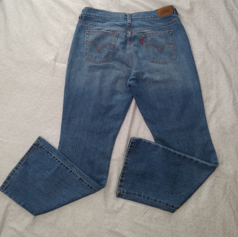 Levi's Bootcut 515 Jeans - Picture 7 of 10